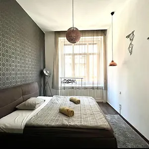 Appartamento Wonderful Design In The Centre Ungheria